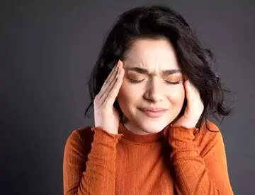 این ۱۱ خوراکی میتواند دلیل سردردتان باشد