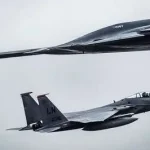 B-2 اسپیریت در همراهی با جنگنده F-15C