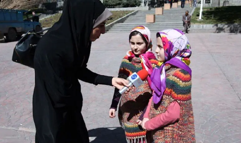 عکسهای «سارا و نیکا» در پشت صحنه فصل سوم سریال «پایتخت»؛ 10 سال قبل