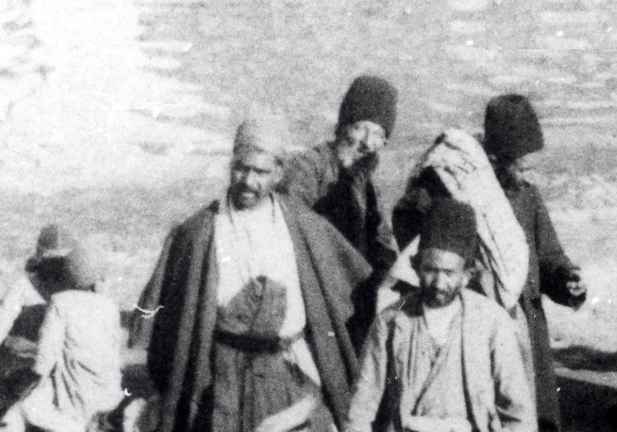 سفر به ایران قدیم؛ انارفروش دورهگرد قاجاری و الاغش در میدان ارگ + تصویر