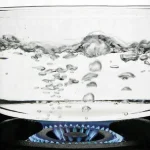 جوشاندن آب، میکروبهای آن را از بین میبرد؟