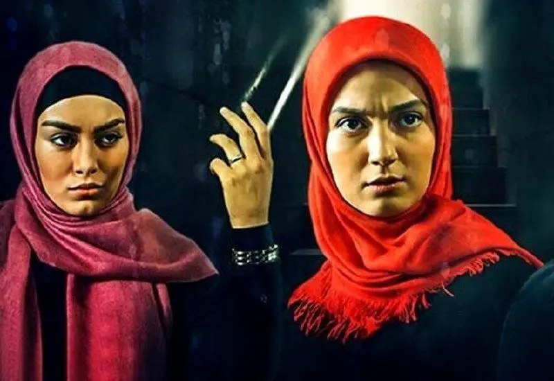 ژست جالب «سحر قریشی، سمانه پاکدل و حدیث میرامینی» در پشت صحنه «دلنوازان» + عکس
