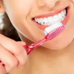 چرا بعد از هر سرماخوردگی باید مسواک‌مان را عوض کنیم؟