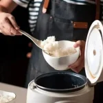 چرا برنج به ته پلوپز می چسبد ؟ + دلایل و راه‌حل‌های ساده برای رفع مشکل