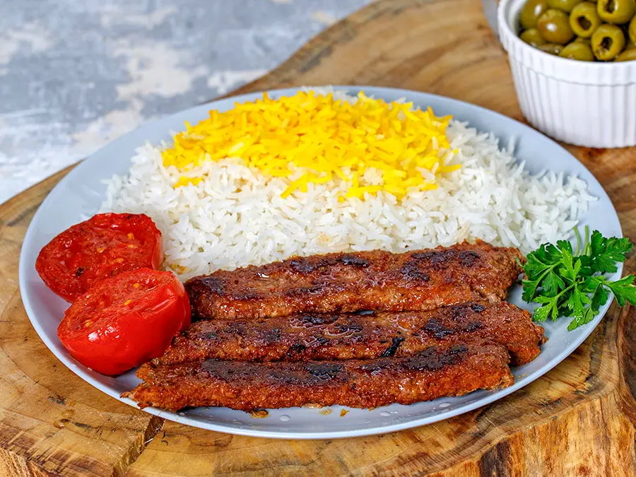 چطوری کباب تابه ای لذیذ خانگی درست کنم؟ دستور پخت ساده و خوشمزه!