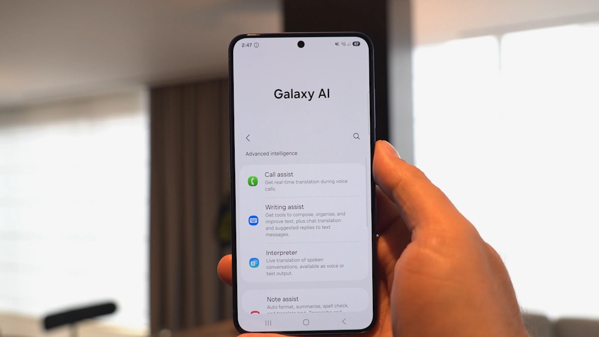 ویژگی جدید One UI 7.0؛ پاسخهای پیشنهادی گلکسی AI در واتساپ