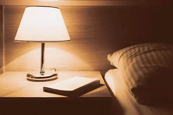 تعبیر خواب چراغ روشن برای زن متاهل و باردار و دختر مجرد از روانشناسی