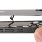 آیفون 16e امتیاز قابل قبولی در تعمیرپذیری از iFixit دریافت کرد