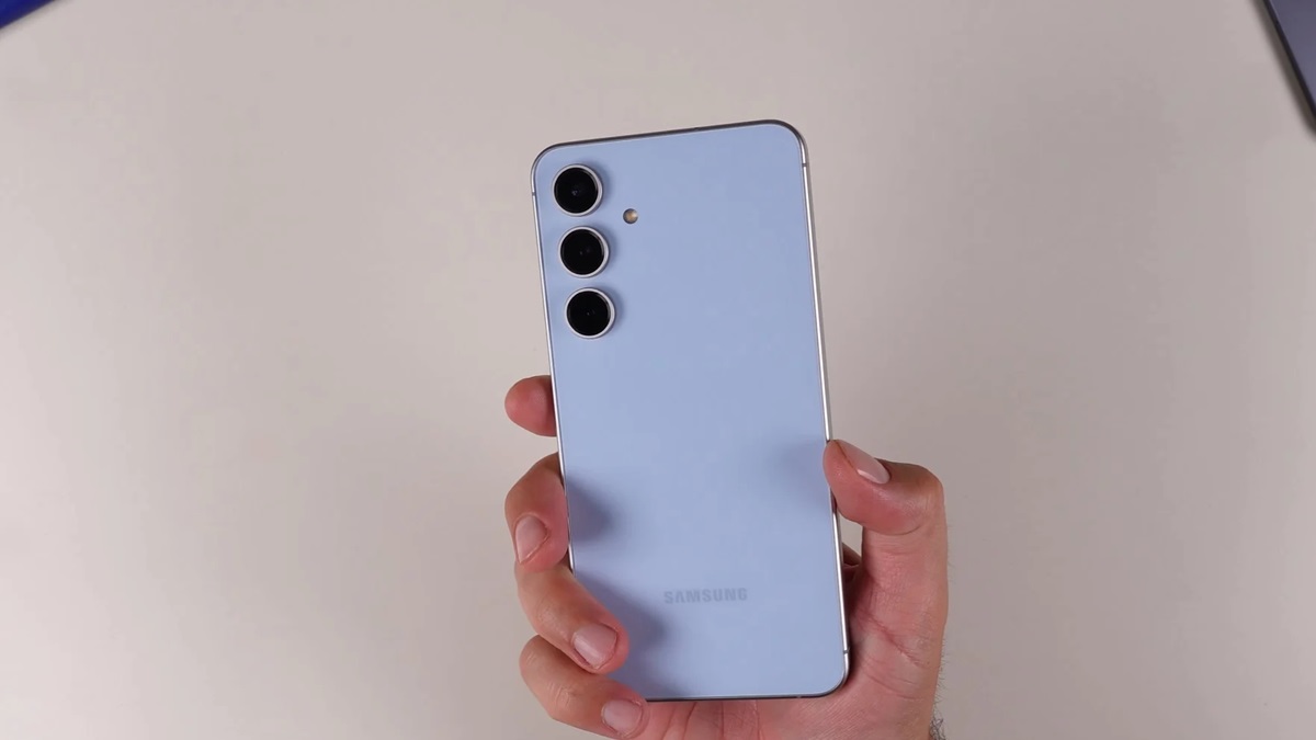 بهروزرسانی One UI 7 برای گوشی Galaxy S24 FE در هند منتشر شد