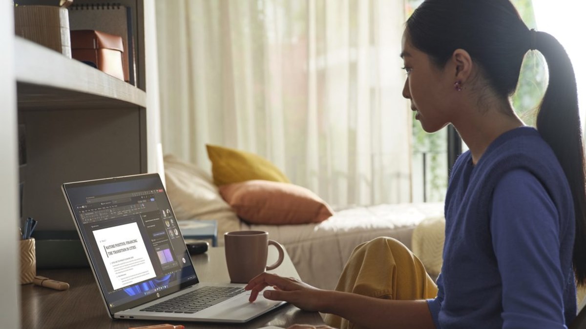 لپ تاپ جدید HP با هوش مصنوعی و شارژدهی ۳۴ ساعته معرفی شد