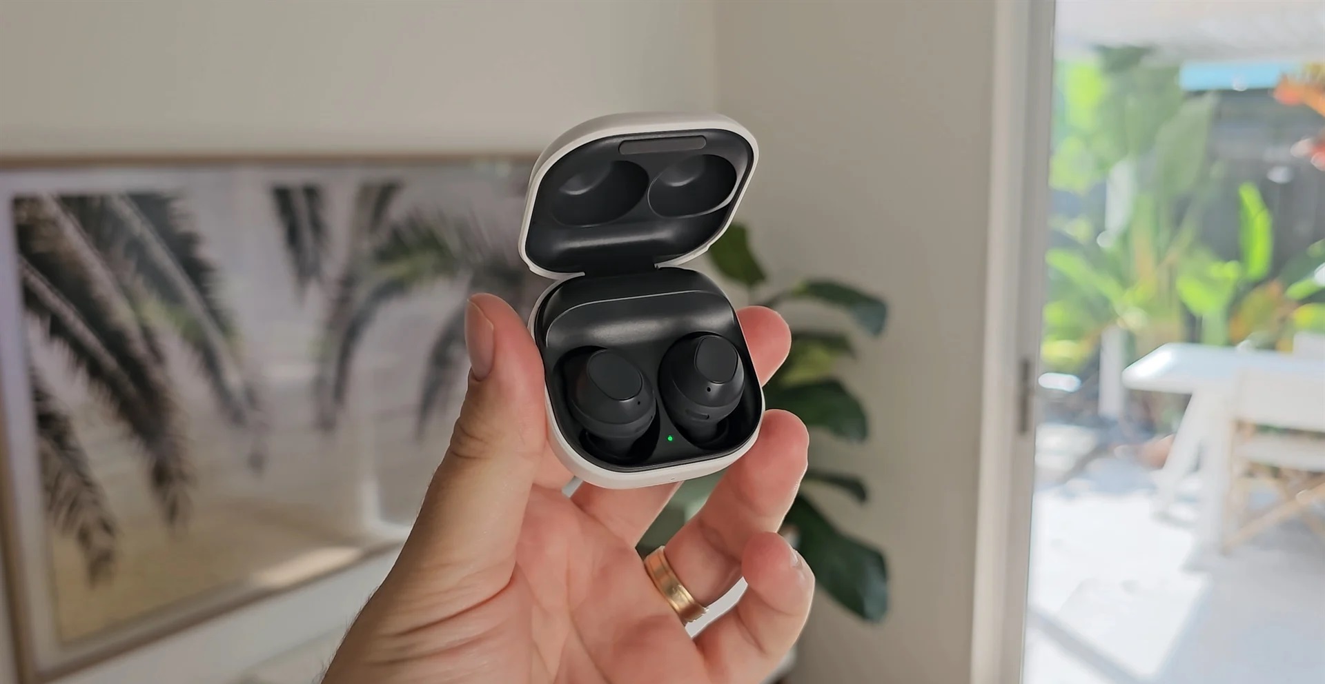گزارش: ایرباد Galaxy Buds Core باتری بزرگتری نسبت به Galaxy Buds FE خواهد داشت