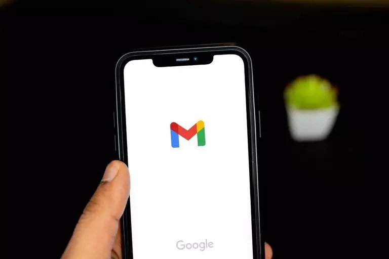 گوگل دادن پاسخ به وسیله هوشمصنوعی را به Gmail میآورد!