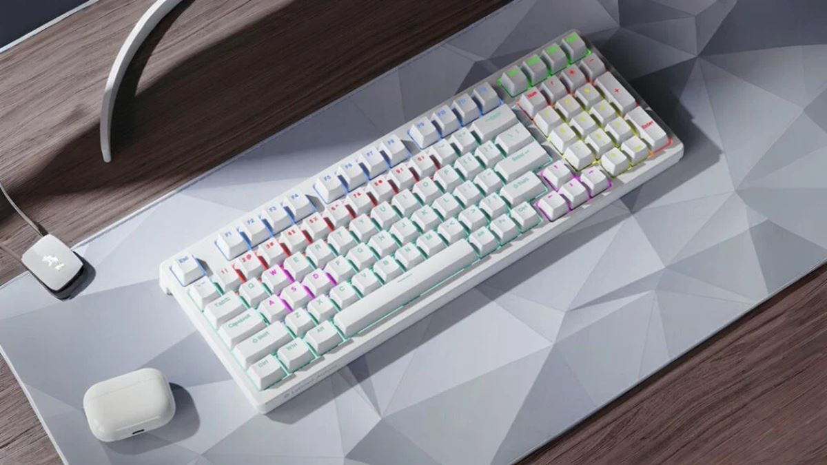 کیبورد مکانیکی ارزانقیمت لنوو با نورپردازی RGB و کلیدهای قابل تعویض معرفی شد