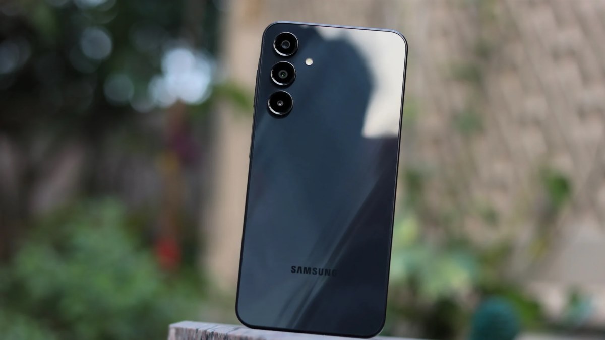 گلکسی ای 17 فایوجی بدون ارتقای سخت‌افزاری عرضه می‌شود