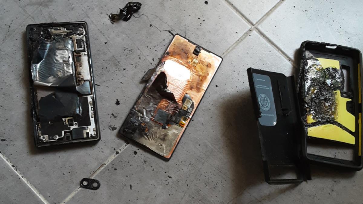 آتش‌سوزی گوشی پیکسل 6 ای حین شارژ ؛ نگرانی‌ها درباره به‌روزرسانی باتری افزایش یافت