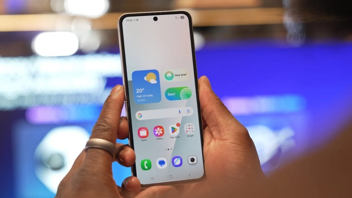 چند سال آپدیت برای گوشی Galaxy Z Flip 7 FE منتشر میشود؟