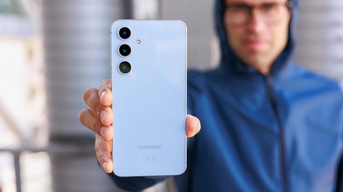 گوشی Galaxy S25 FE با طراحی باریکتر و نمایشگر انعطافپذیر در راه است