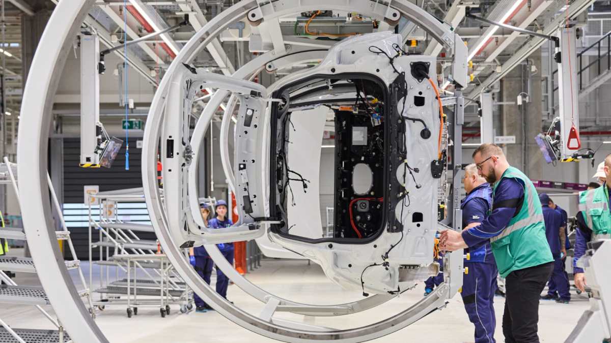 پایدارترین خودروی تاریخ بی ام و در راه است