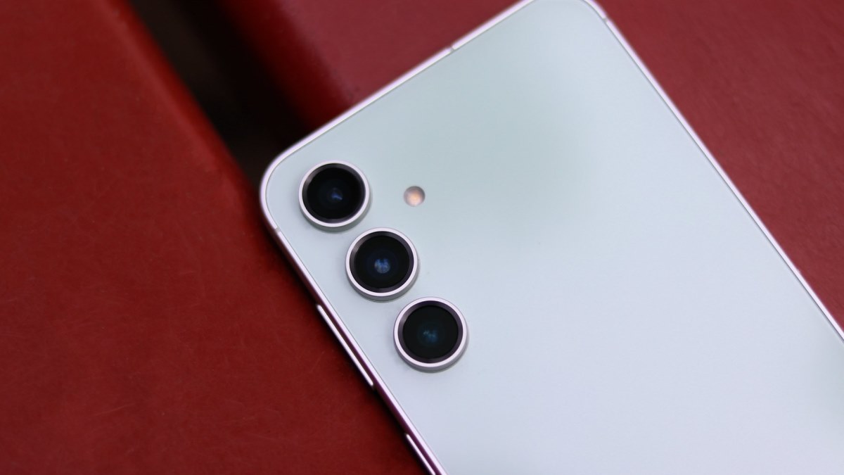 گلکسی اس 23 اف ای به‌روزرسانی پایدار وان یو آی 8 دریافت کرد