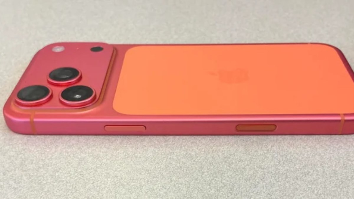 تغییر رنگ عجیب آیفون 17 پرو ؛ مدل نارنجی به رنگ صورتی در می‌آید