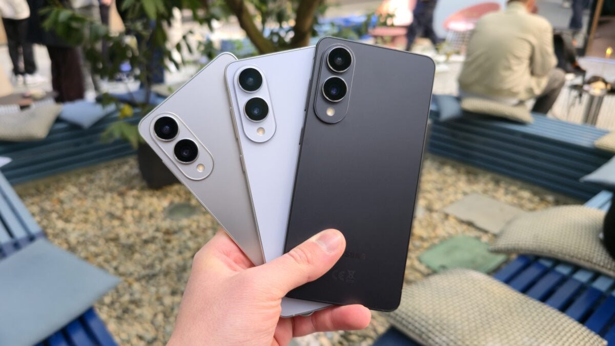 سامسونگ مدل گلکسی اس 26 اج را کنار گذاشت