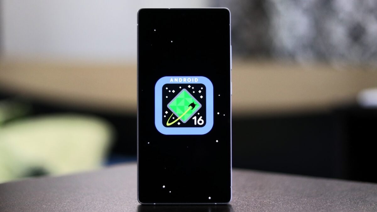 وان یو آی 8 به دو گوشی اقتصادی گلکسی رسید