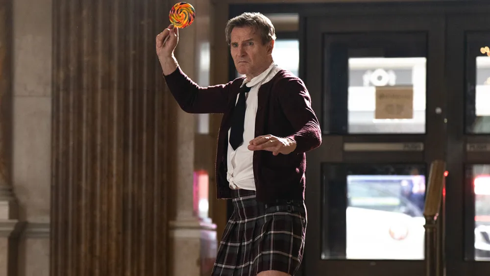 انتقاد دیوید زاکر از بازسازی فیلم Naked Gun با بازی لیام نیسون