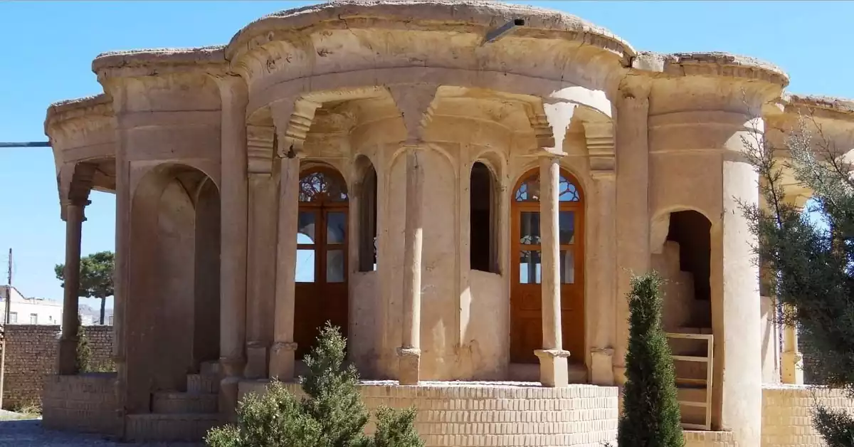 عمارت تاریخی کلاه فرنگی آباده