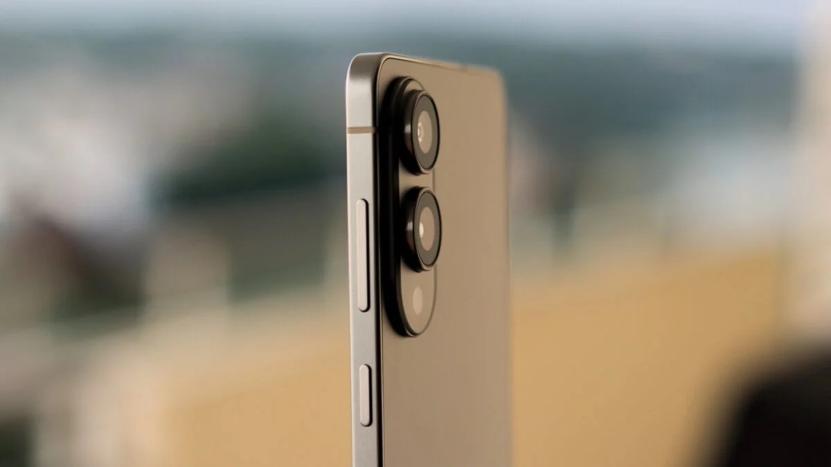 با لغو عرضه گلکسی اس 26 اج، اپل تمرکز بیشتری روی آیفون‌های فوق باریک می‌گذارد