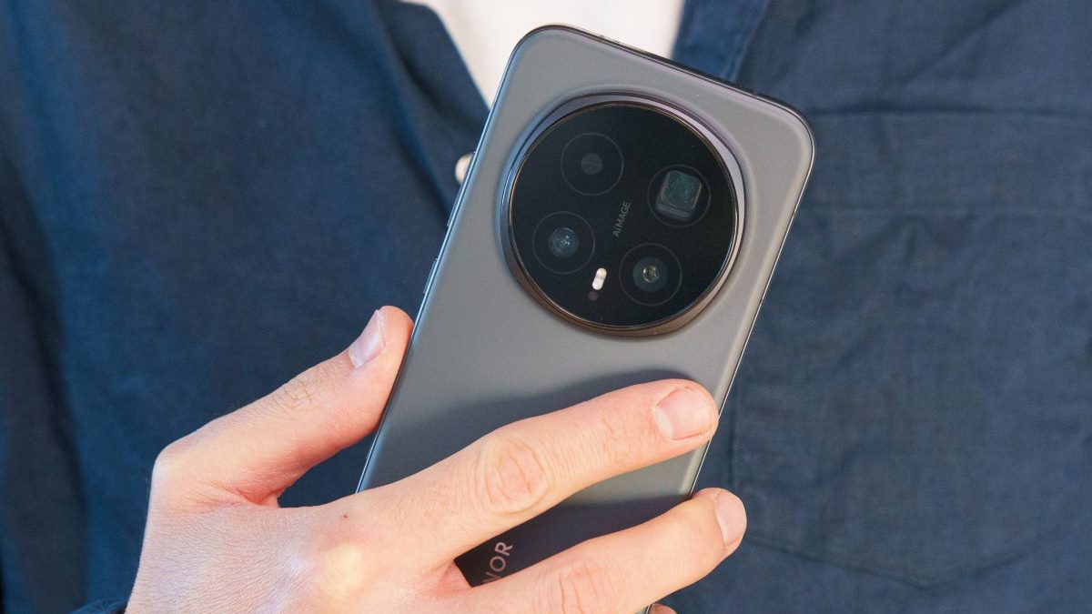 عرضه جهانی آنر مجیک 8 پرو به خاورمیانه رسید