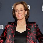 سیگورنی ویور به جمع بازیگران سریال Tomb Raider ملحق خواهد شد