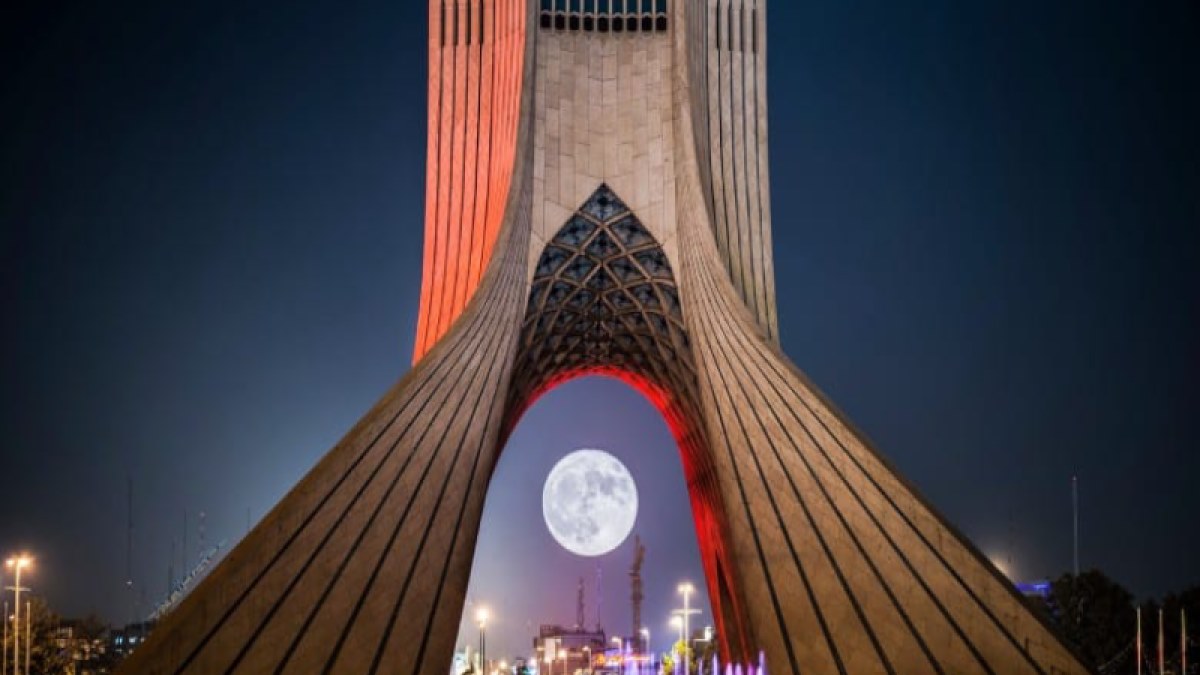 تهران در تابستان و زمستان؛ تفاوت تجربه سفر در دو فصل متضاد