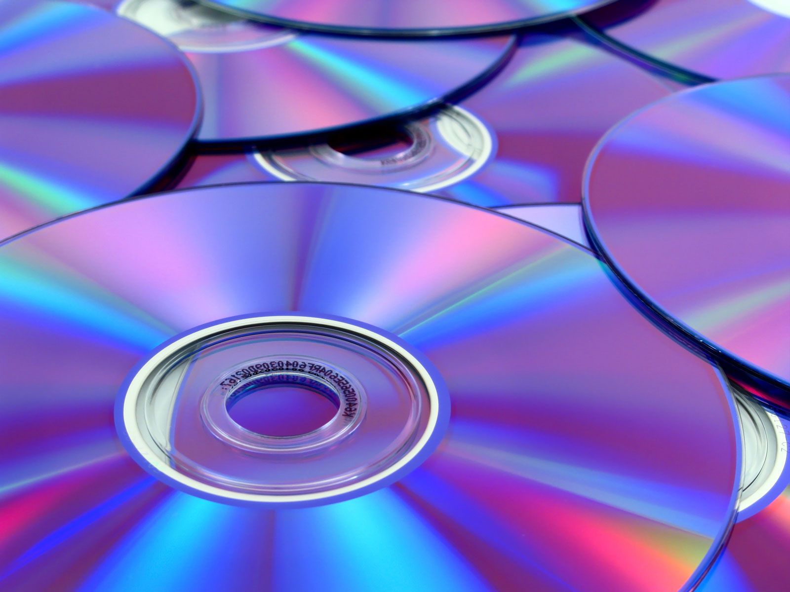 چرا مردم این‌قدر CD می‌خرند؟